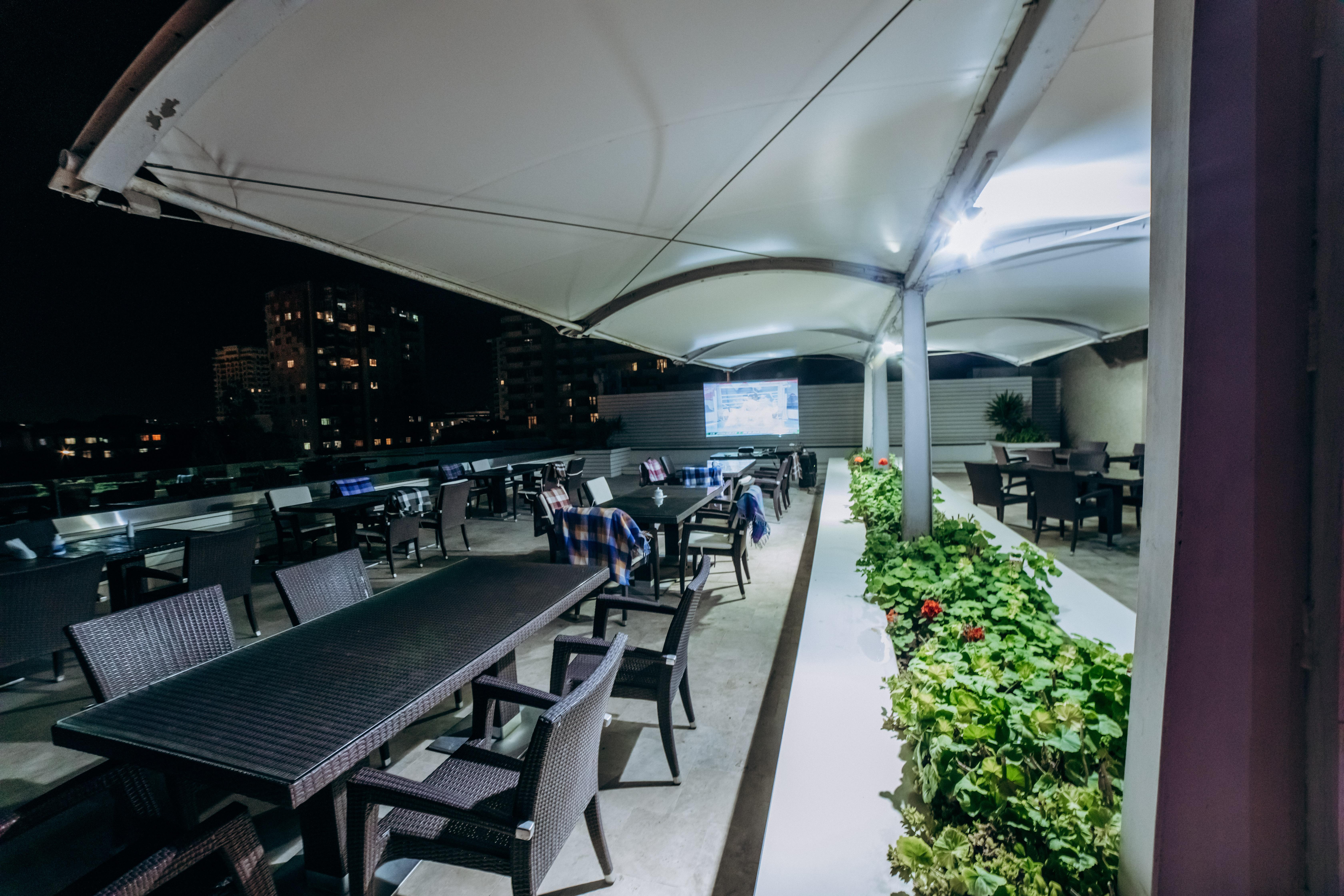 Point Hotel Baku Exterior photo