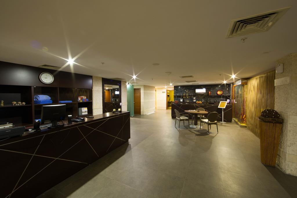 Point Hotel Baku Exterior photo